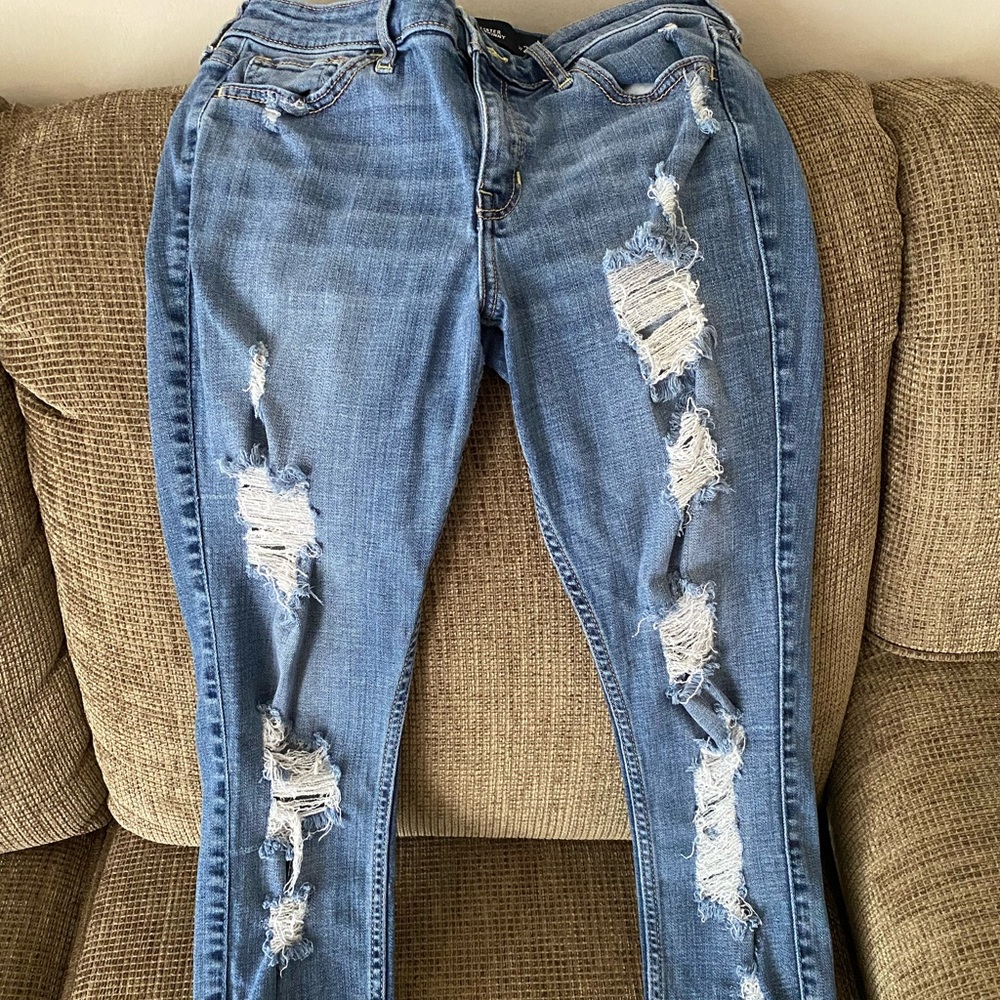Hollister Ripped Super Skinny Jeans